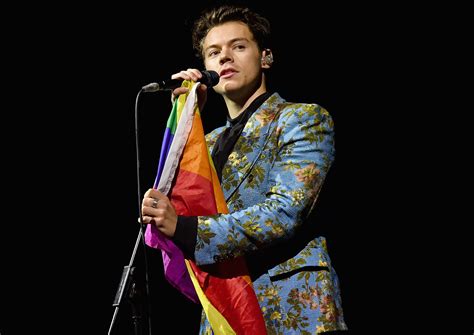 Harry Styles Is Touring Again, and Fans Suspect He's ...
