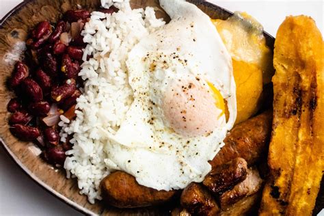 Bandeja Paisa Colombiana Recipe The Foreign Fork