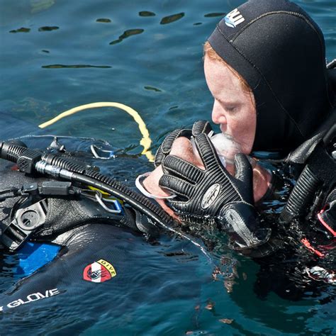 Padi Rescue Diver Course Dive Gear Australia