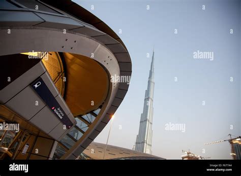 Dubai Tower Or Burj Khalifa Hi Res Stock Photography And Images Alamy