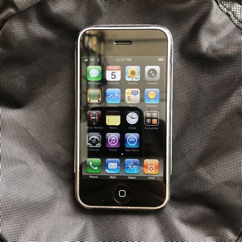 Chiếc Iphone 2g Nguyên Seal đạt Mức Giá Bán Kỷ Lục Ngang Một Căn Hộ
