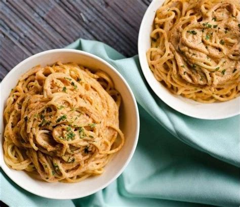 There are many tutorials on spaghetti recipes online, but the main difference is what sauce to use. Vegan Creamy Chipotle Pasta #vegetarian #dinner | Recetas ...