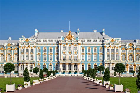 The city is situated on the neva river. St. Petersburg ist das Trendziel der kommenden Monate