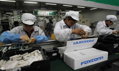 Foxconn Employees Get Motivational Packages
