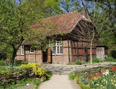 Practical application of the icf coauthors. Landschule | Mühlenhof-Freilichtmuseum Münster