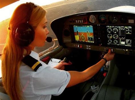 meet the 25 year old dutch pilot who s taking over instagram the independent the independent