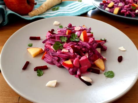 Rote Bete Salat mit Apfel und Petersilienwurzel