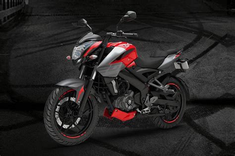 Pulsar 200 ns has quality paint, all colors look awesome. Bajaj Pulsar NS200 Price, EMI, Specs, Images, Mileage and ...