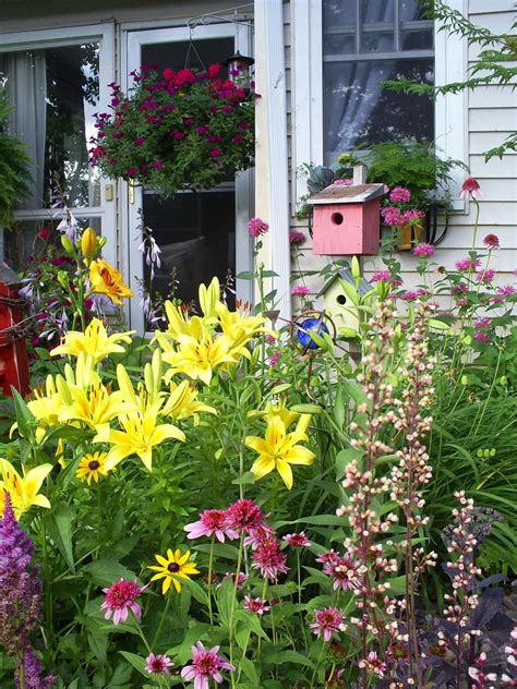 Book at garden cottage, gartocharn. Cottage Garden Plants | HGTV