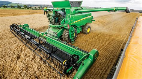 Harvesting Equipment | John Deere CA