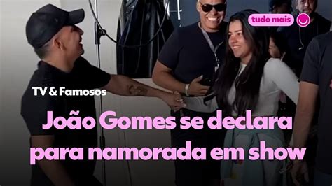 João Gomes se declara para Ary Mirelle durante show em São Paulo TV