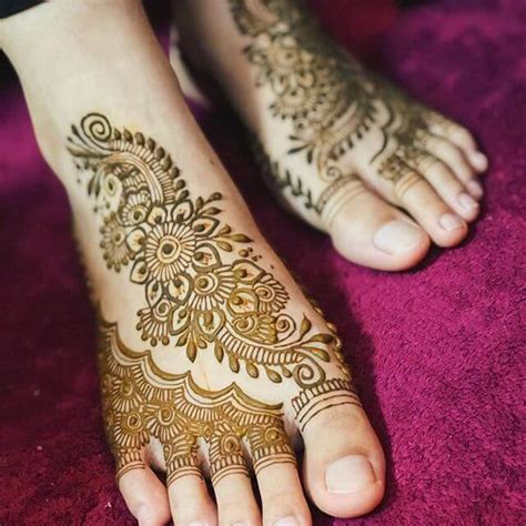 2018 Latest Mehndi Designs For Feet Sensod