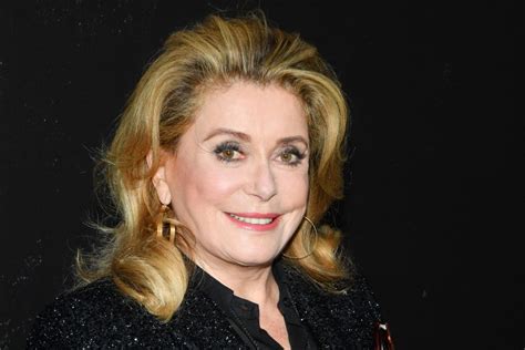 Fascinante, catherine deneuve a créé le mythe de l'actrice française par excellence, belle et élégante. French film icon Catherine Deneuve hospitalized after ...