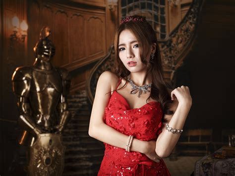 Red Dress Asian Girl Makeup Crown Jewelry Wallpaper