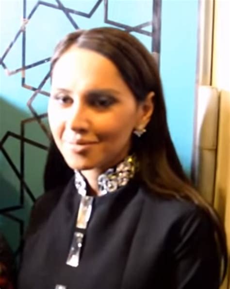 كشفت الإعلامية المصرية ياسمين الخطيب، حقيقة أزمتها الأخيرة مع بعض الفنانين ومنهم شريف منير والإعلامية بوسي شلبي التي وصفتها بـالرداحة على خلفية ذهاب. ياسمين رئيس قبل عملية التجميل - Ø´Ø§Ù‡Ø¯ÙˆØ§ ÙŠØ§Ø³Ù…ÙŠÙ ...