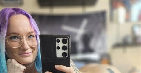 Purple Haired Nerd With Small Tits 🤓 9gag