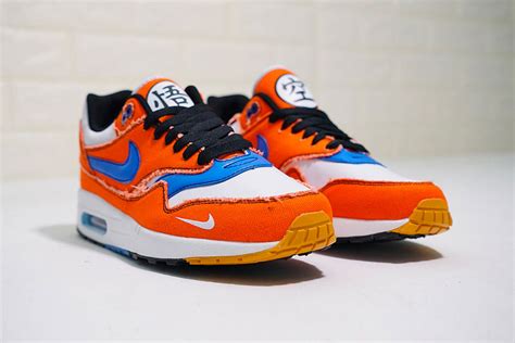 Jun 17, 2021 · from iconic sports cars to magic mushrooms, the sky is the limit when it comes to what can be done to the legendary basketball silhouette, and the same can be said about the upcoming social status x nike dunk low light soft pink and burnt brown. Dragon Ball Z x Nike Air Max 1 - Son Goku Custom | Sneakers Magazine