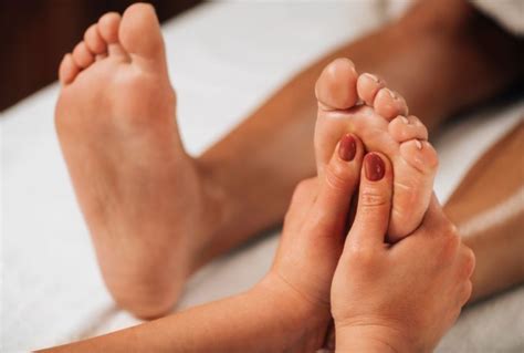 Here Is Why Massaging Your Feet Before Bed Is So Important My Healthygram