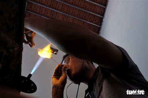 Hanoi’s Skilled Glass Blowers Keeping The Flame Alive Tuoi Tre News