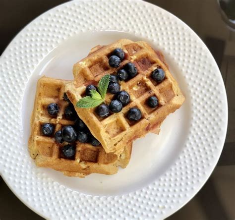 Kodiak power cakes buttermilk mix amanda baker lemein , ms, rd, ldn loves this mix because it has a whopping 14 g of protein (and 5 g of fiber) per serving. Enjoy light and fluffy protein waffles with Kodiak Cakes ...