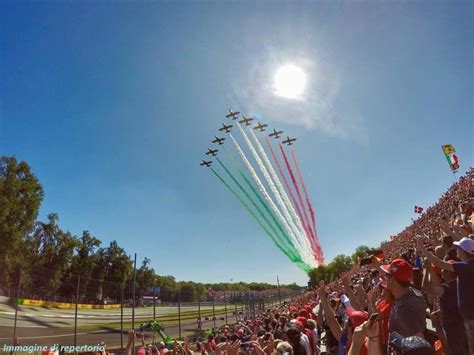 Monza Le Frecce Tricolori Sfrecciano Sul Gran Premio Ditalia Di Formula 1