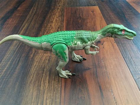 Jurassic World Baryonyx Grim Sound Strike Dinosaur Action Figure With