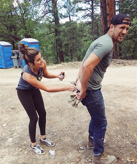 The Bachelorettes Jojo Fletcher Just Removed A Nail Out Of Jordan