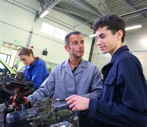 How Do I Choose The Best Vocational Training College