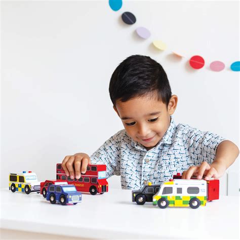 Le Toy Van Iconic Wooden London Themed Toy Car Play Set Set 7