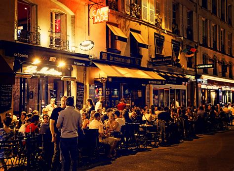 Outdoor Dining A Delightful Part Of Paris Night Life Trains