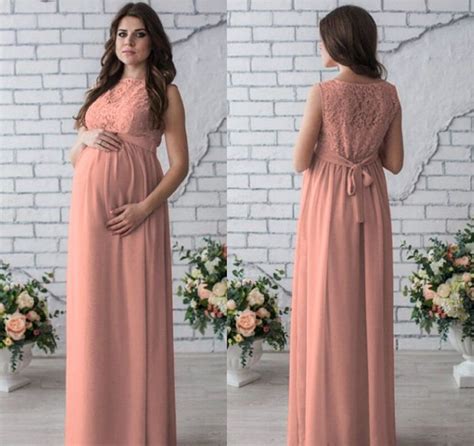 31 Stunning Maternity Outfits To Flaunt The Baby Bump