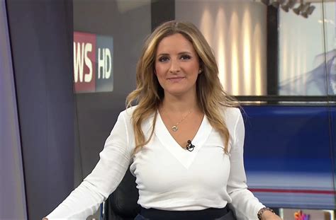 Mir ist es wichtig, dass der zuschauer spürt, dass ich. Anna Noé @ "Sky Sport News HD" am 31.05.2017 - Bilder ...