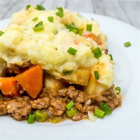 Shepherd's pie is easily one of my family's favorite ground beef recipes. Easy Shepherd's Pie with Ground Beef and Vegetables - I ...
