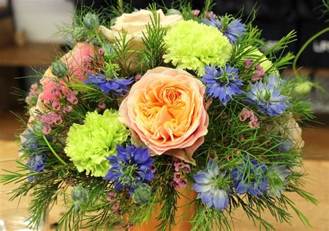 The flowers are sealed in a narrow flat box, which is delivered by sliding it through the letterbox slot in the receiver's door. London Flower School Opens at Kings Cross - cheriecity.co.uk