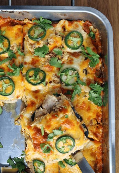It's a flavor explosion that is oozing with rich and delicious cheese, and. Buffalo Chicken Jalapeno Popper Casserole | Recipe (With ...