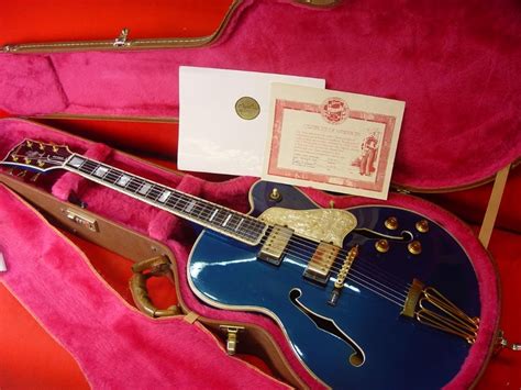 The Unique Guitar Blog The Gibson Byrdland