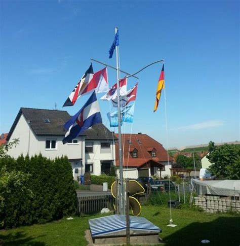 Ob sie die sonnigen tage im garten hinter dem haus genießen oder einen schrebergarten ihr eigen nennen dürfen, ein fahnenmast ist eine tolle ergänzung für die umgebung. Kontakt