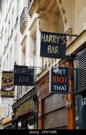 Harry S New York Bar In Paris Stock Photo Alamy