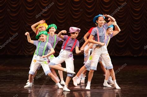 Children Dancing On Stage Stock Editorial Photo © Evdoha 39200601