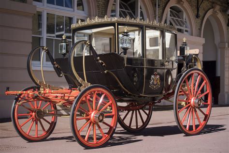 In Pictures First Look At Royal Wedding Carriages Express And Star
