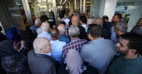 Lebanons Banks Reopen After 2 Week Hiatus Over Protests Daily Sabah