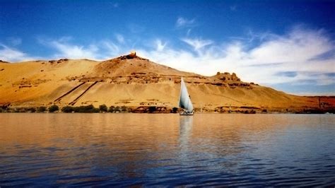 The nile river flows from south to north through eastern africa. nile river Waterways - Small Ships Travel