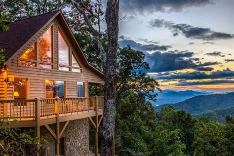 Heaven On Earth Secluded Cabin W Hot Tub Deck Views Located In Bryson City Cabins For