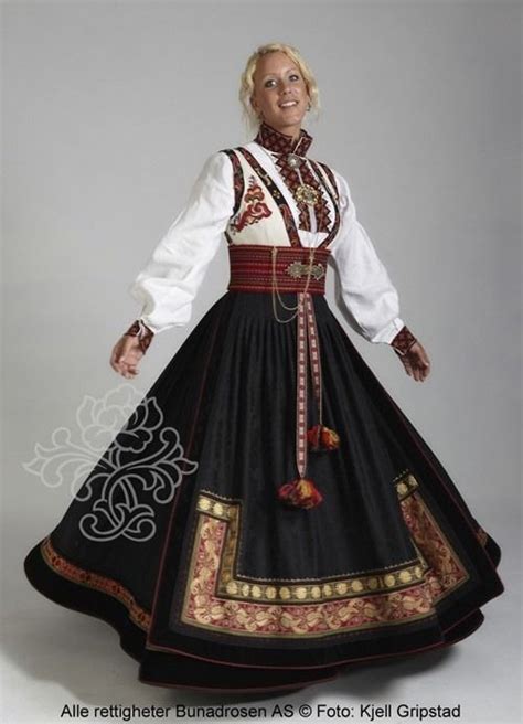 Universalbeauty Norwegian Woman In Traditional Dress Of Norway In