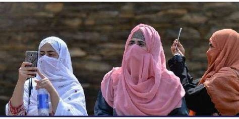 ہزارہ یونیورسٹی میں لڑکیوں کیلئے برقع لازمی، لڑکوں کے لمبے بال یا اسٹائل والی داڑھی رکھنے پر