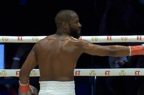 Floyd Mayweather Clowns Deji In Ridiculous Exhibition Bout Mma Fighting