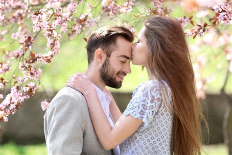 Happy Forehead Kiss Hd Picture Free Download
