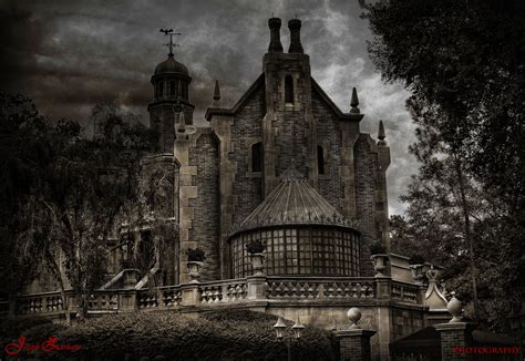 Creepy Yard And Mansion Creepy Old Houses Fantasy Paintings Dark House