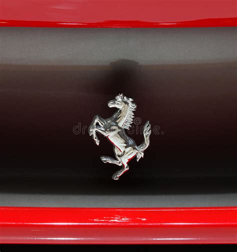 Ver más ideas sobre caballeria, militar, insignias militares. Insignia Del Caballo De Ferrari En El Coche De Ferrari 458 Italia Foto de archivo editorial ...