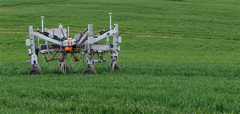 Worlds First Non Chemical Robotic Weeder Showcased At Uk Farm